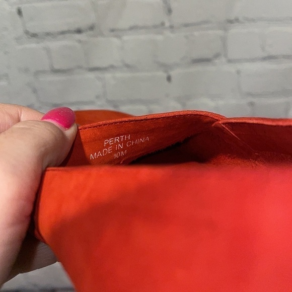 Liz Flex by Liz Claiborne Red suede flats Sz 10M-comfortable and lightweight - Picture 4 of 8